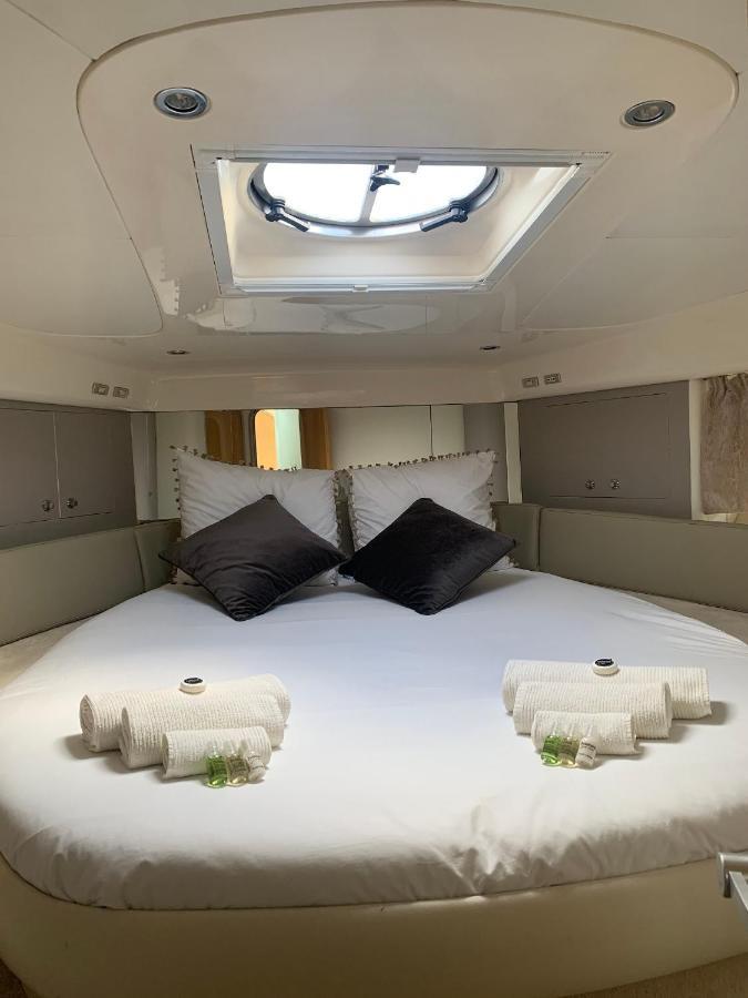 Payva & Branco Boats Iate Privado Em Cascais Hotel Exterior photo